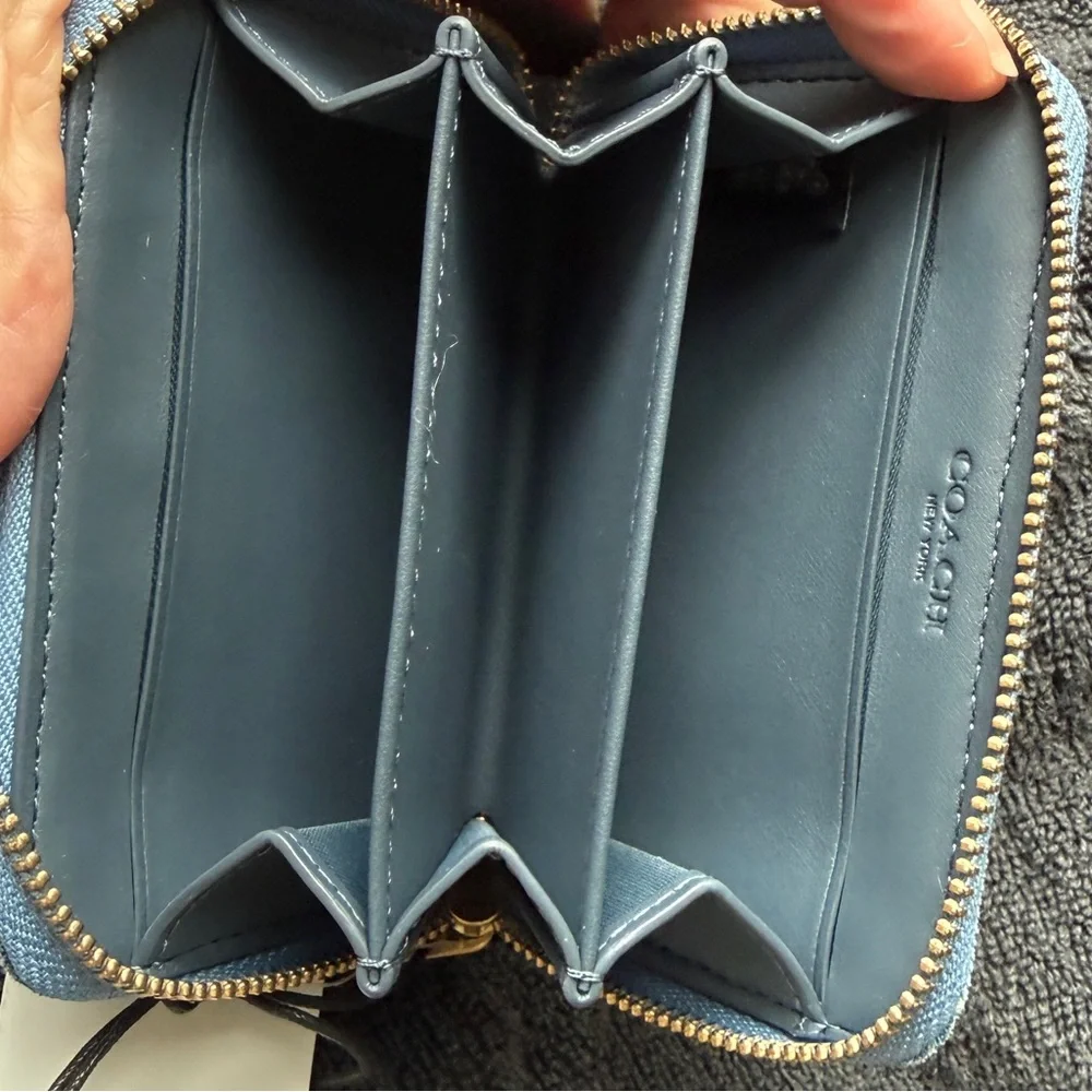 Coach denim zip card case NWT - Picture 5 of 7